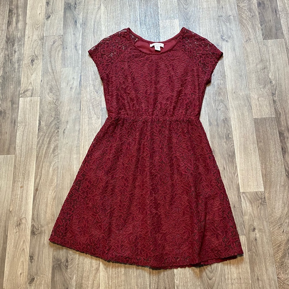 Adam Levine Burgundy Lace Short Sleeve Skater Mini Dress Size Medium